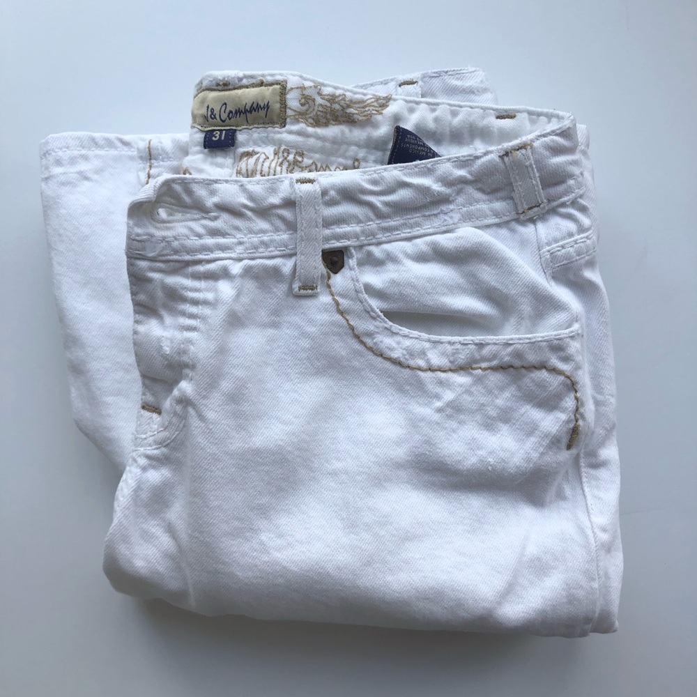 J & Company Distressed White Jeans Embroidery 31